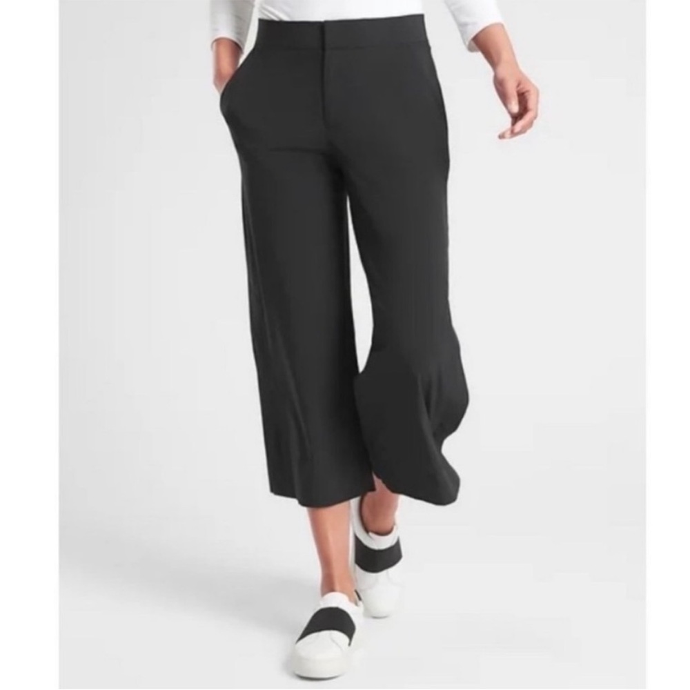 Athleta Tribeca Wide leg Cropped Pant Black
Size 10 - Picture 1 of 13